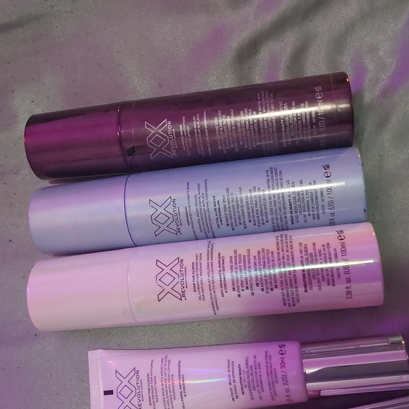 Revolution primer and setting sprays bundle - Picture 3 of 3